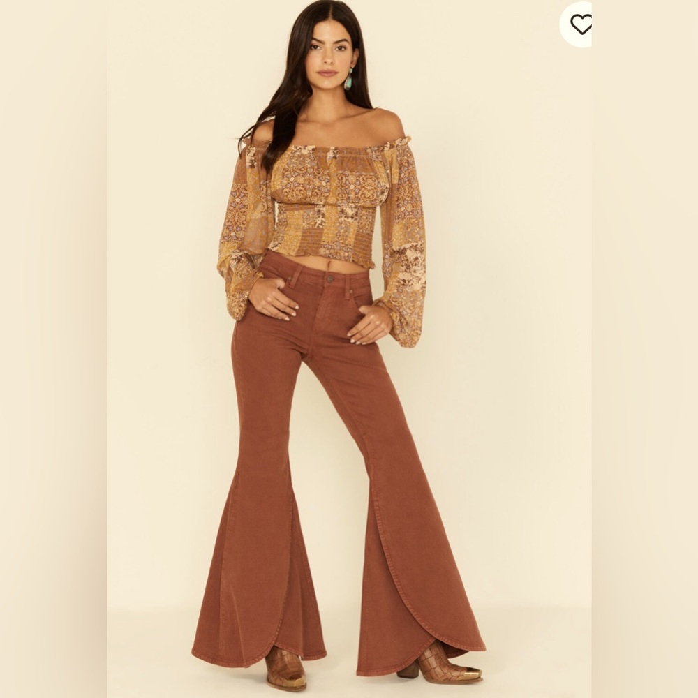 Shyanne Women's High Rise Tulip Hem Super Flare Jeans in Chestnut